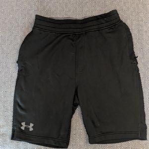 Under armour zipper pocket shorts